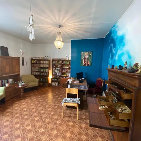 Telegraf Backpackers