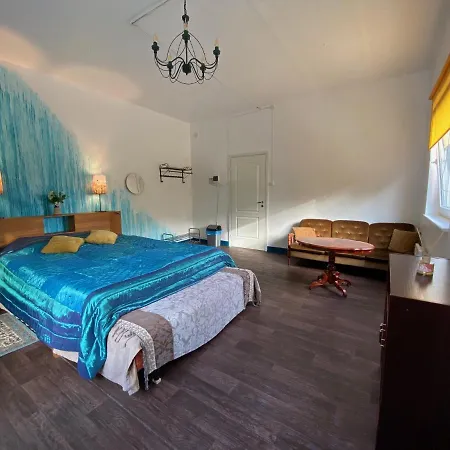 Telegraf Backpackers * كوريسارِ